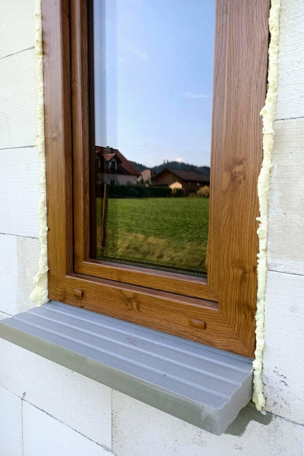 montaż okien w domu prywatnym